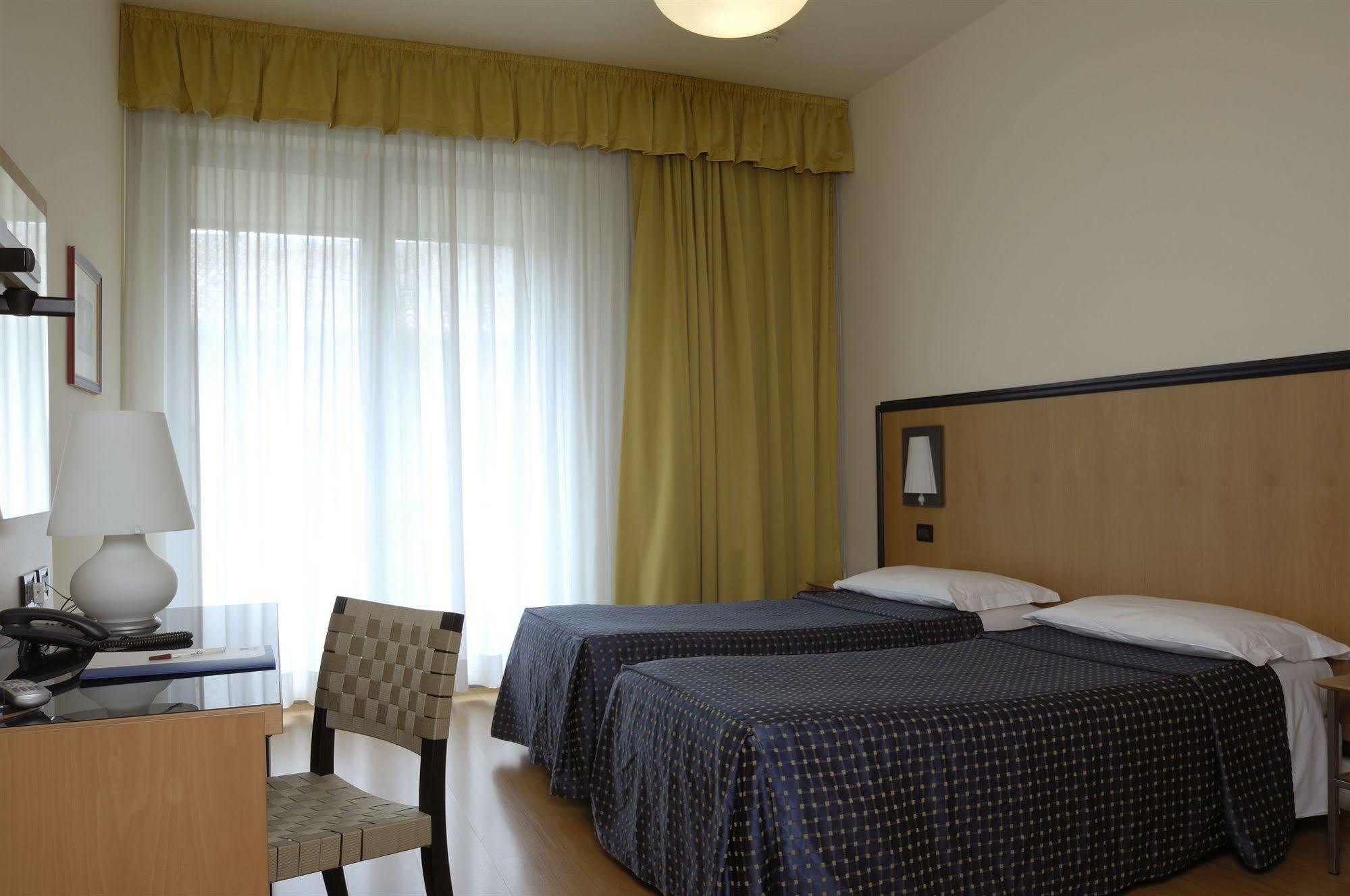 Hotel Masini Forlì Zimmer foto